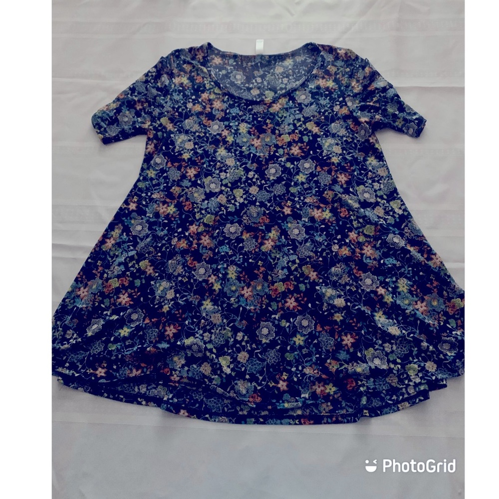 Lularoe flower shirt